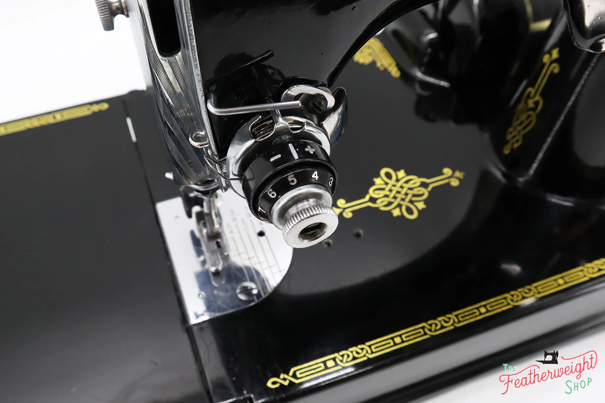 Singer Featherweight 221 Sewing Machine, AK7915** - Image 12
