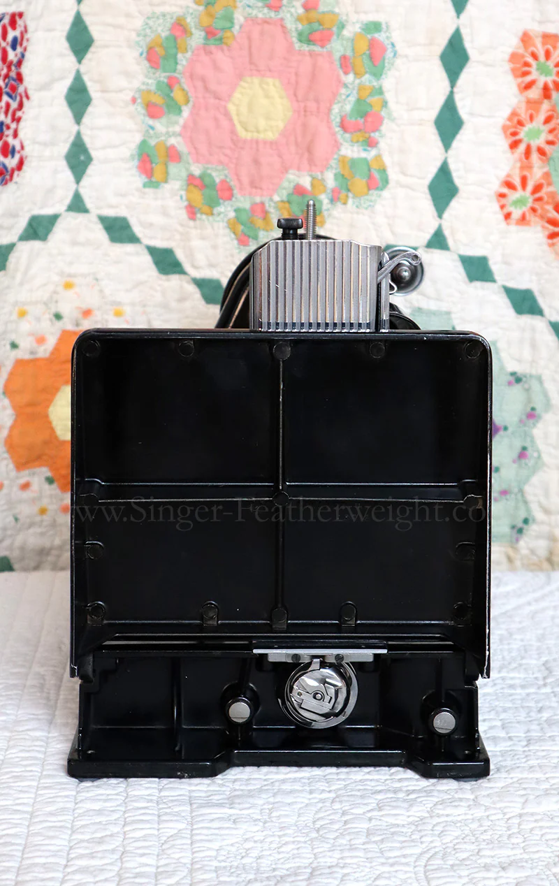 Singer Featherweight 221 Sewing Machine, AK993*** - Image 5