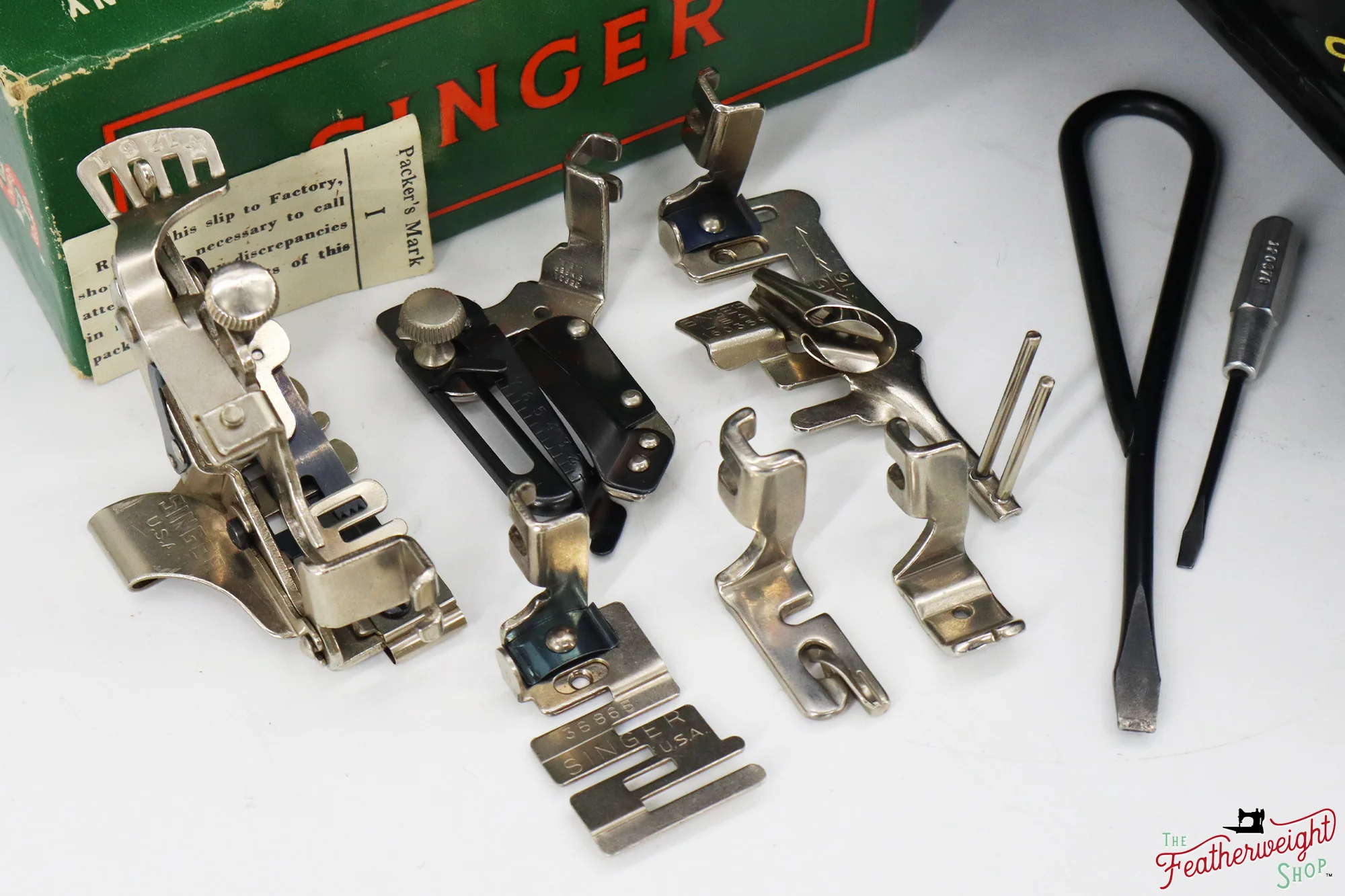 Singer Featherweight 221 Sewing Machine, AL007*** - 1952 - Image 15