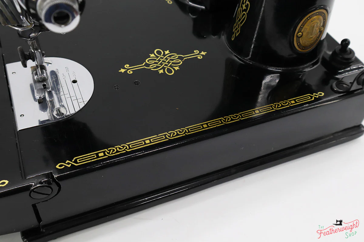 Singer Featherweight 221 Sewing Machine, AL015*** - Image 12