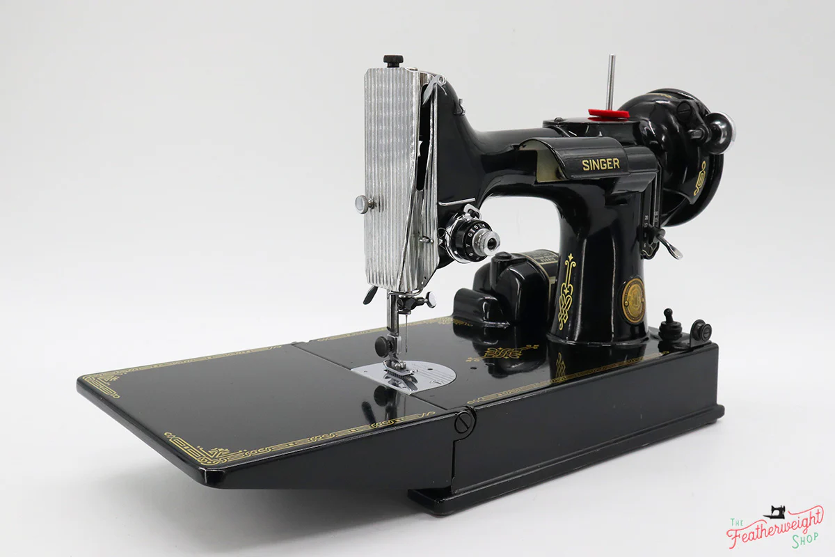 Singer Featherweight 221 Sewing Machine, AL015*** - Image 3