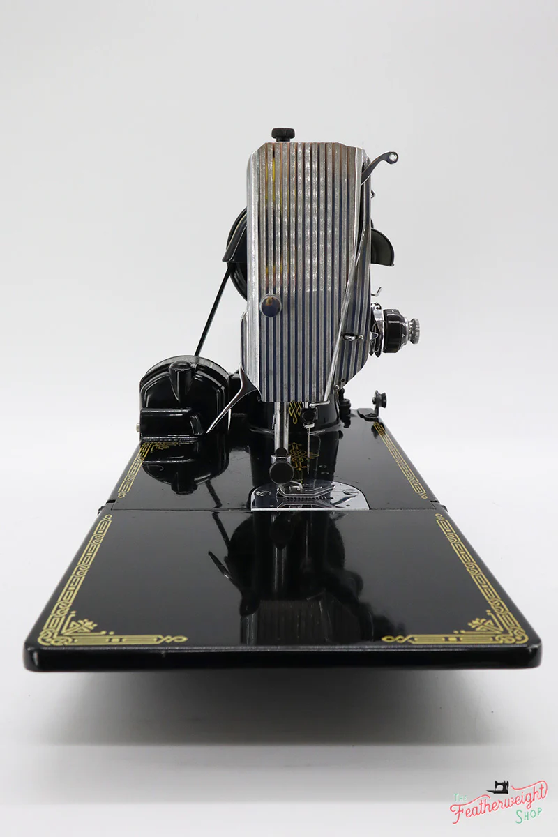 Singer Featherweight 221 Sewing Machine, AL015*** - Image 4