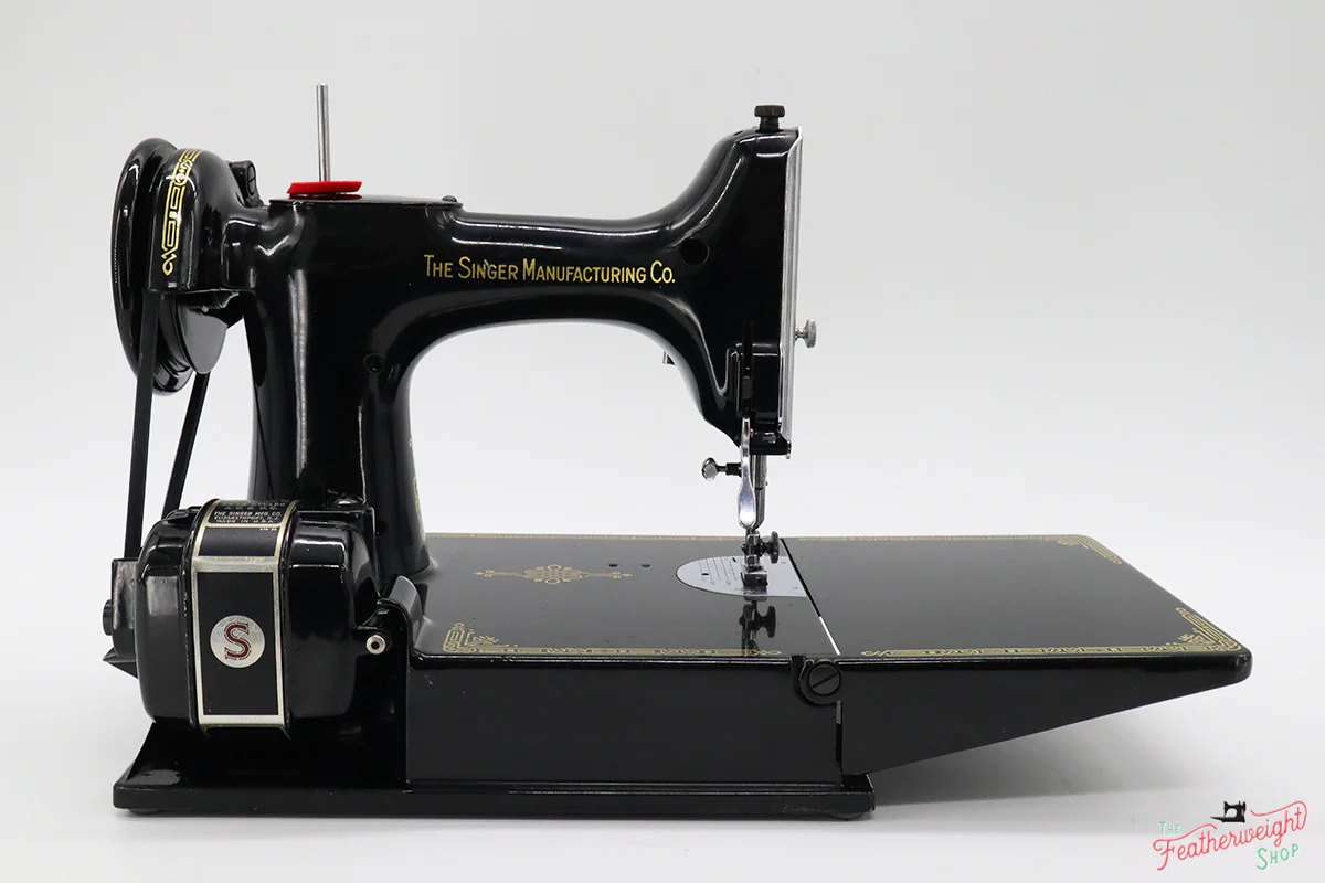 Singer Featherweight 221 Sewing Machine, AL015*** - Image 6