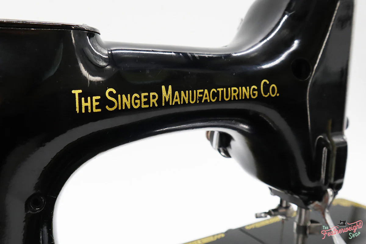 Singer Featherweight 221 Sewing Machine, AL020*** - Image 11