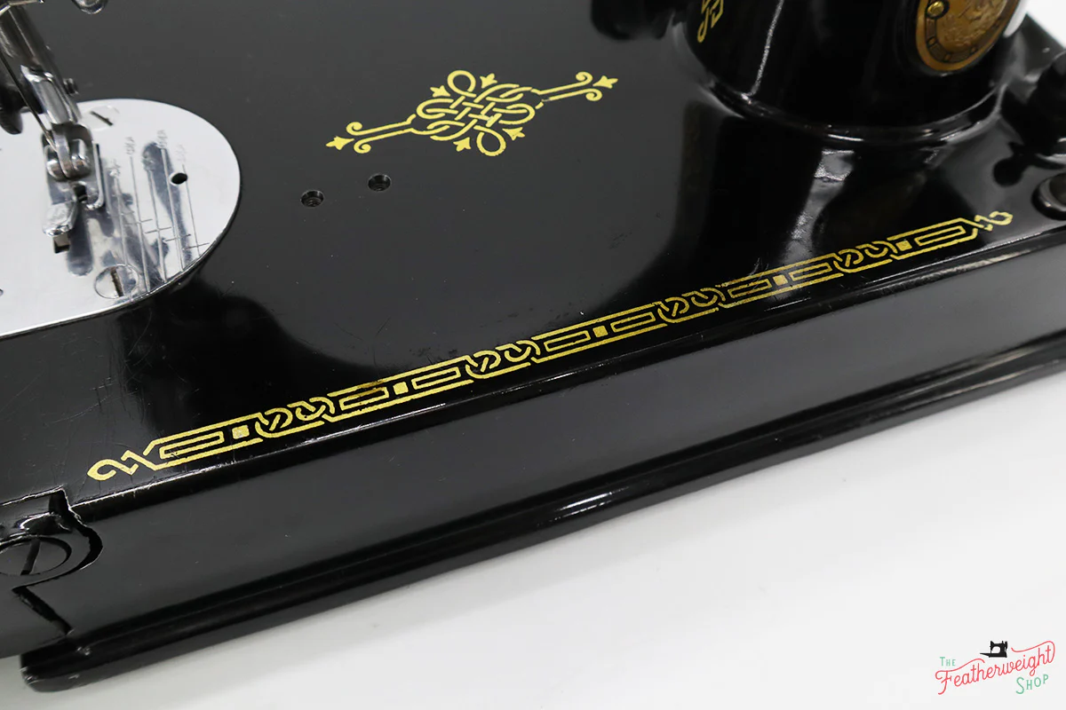 Singer Featherweight 221 Sewing Machine, AL020*** - Image 13