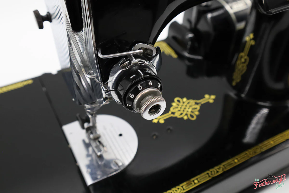 Singer Featherweight 221 Sewing Machine, AL020*** - Image 14