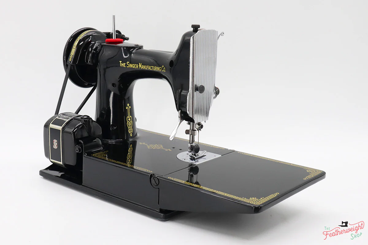 Singer Featherweight 221 Sewing Machine, AL020*** - Image 6
