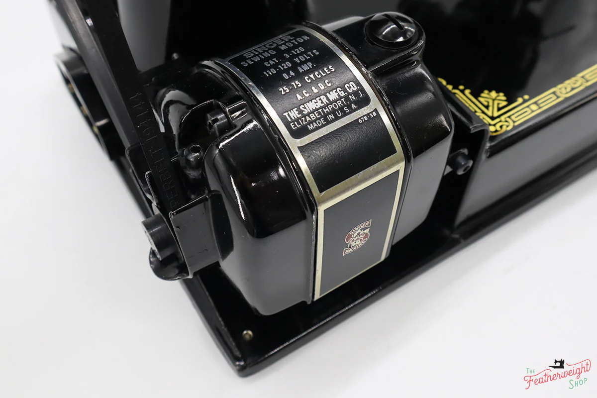 Singer Featherweight 221 Sewing Machine, AL020*** - Image 8