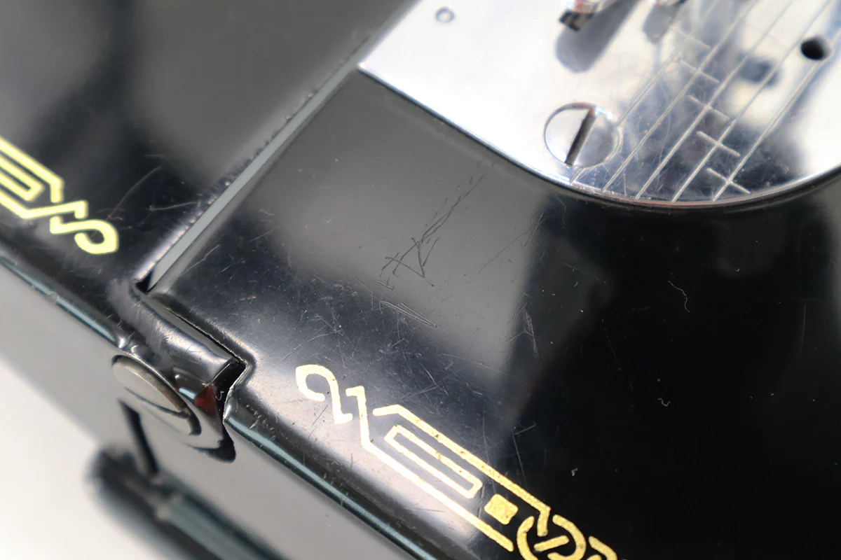Singer Featherweight 221 Sewing Machine, AL022*** - Image 11