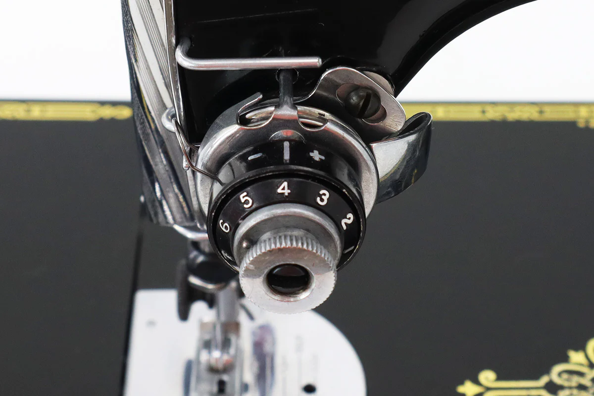 Singer Featherweight 221 Sewing Machine, AL022*** - Image 16