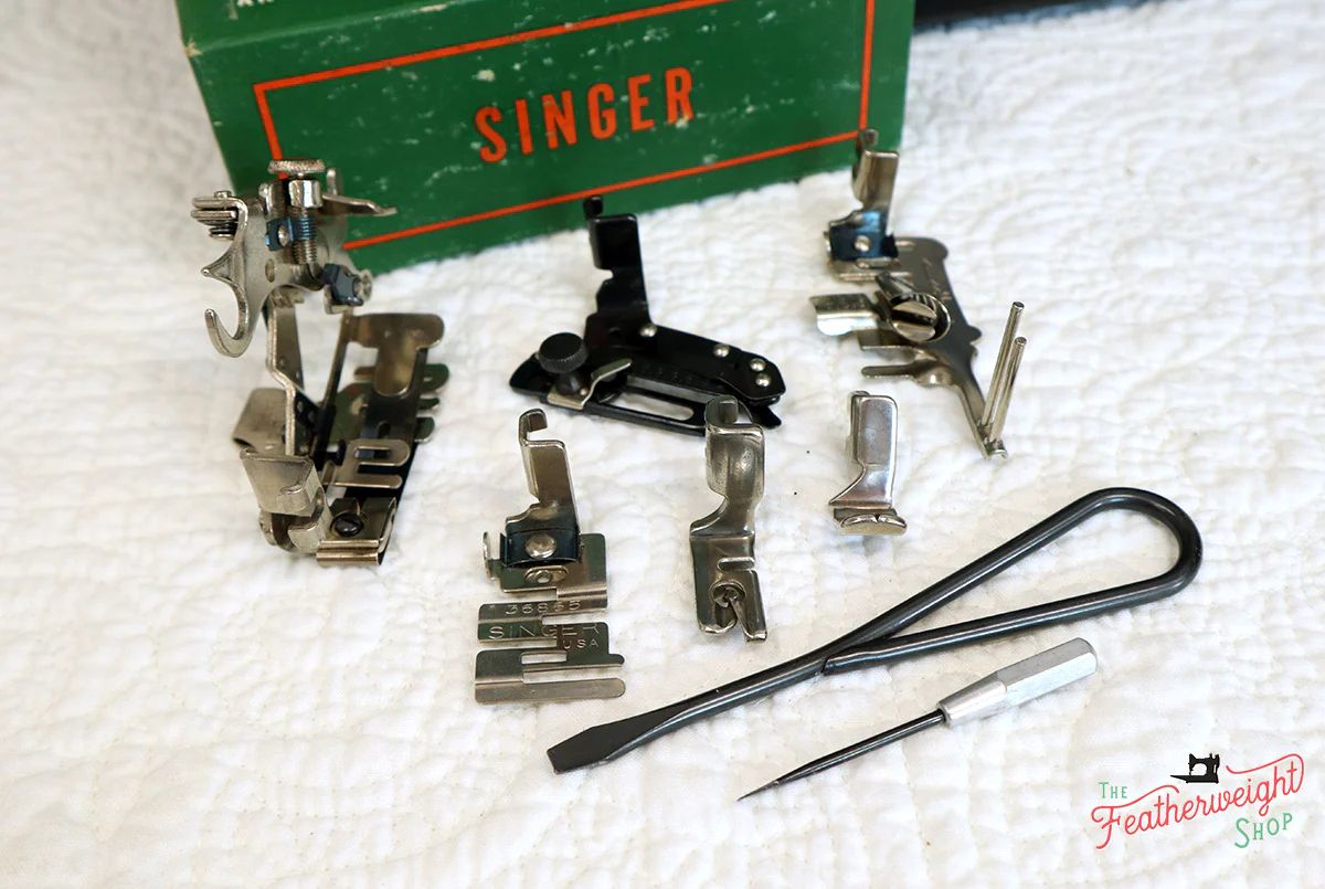 Singer Featherweight 221 Sewing Machine, AL024*** - Image 21