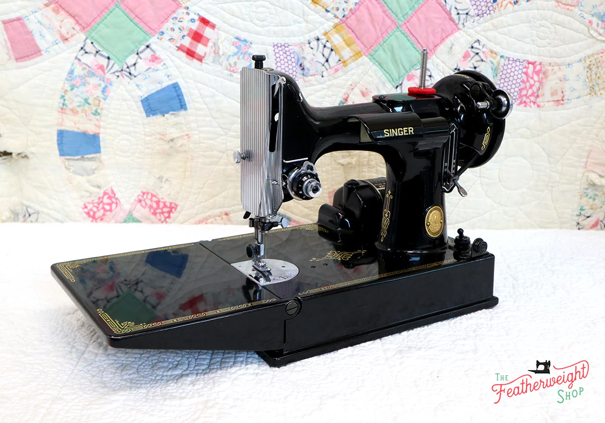 Singer Featherweight 221 Sewing Machine, AL024*** - Image 3