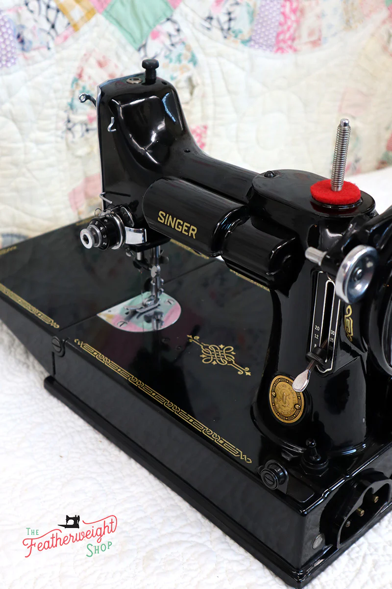 Singer Featherweight 221 Sewing Machine, AL024*** - Image 8