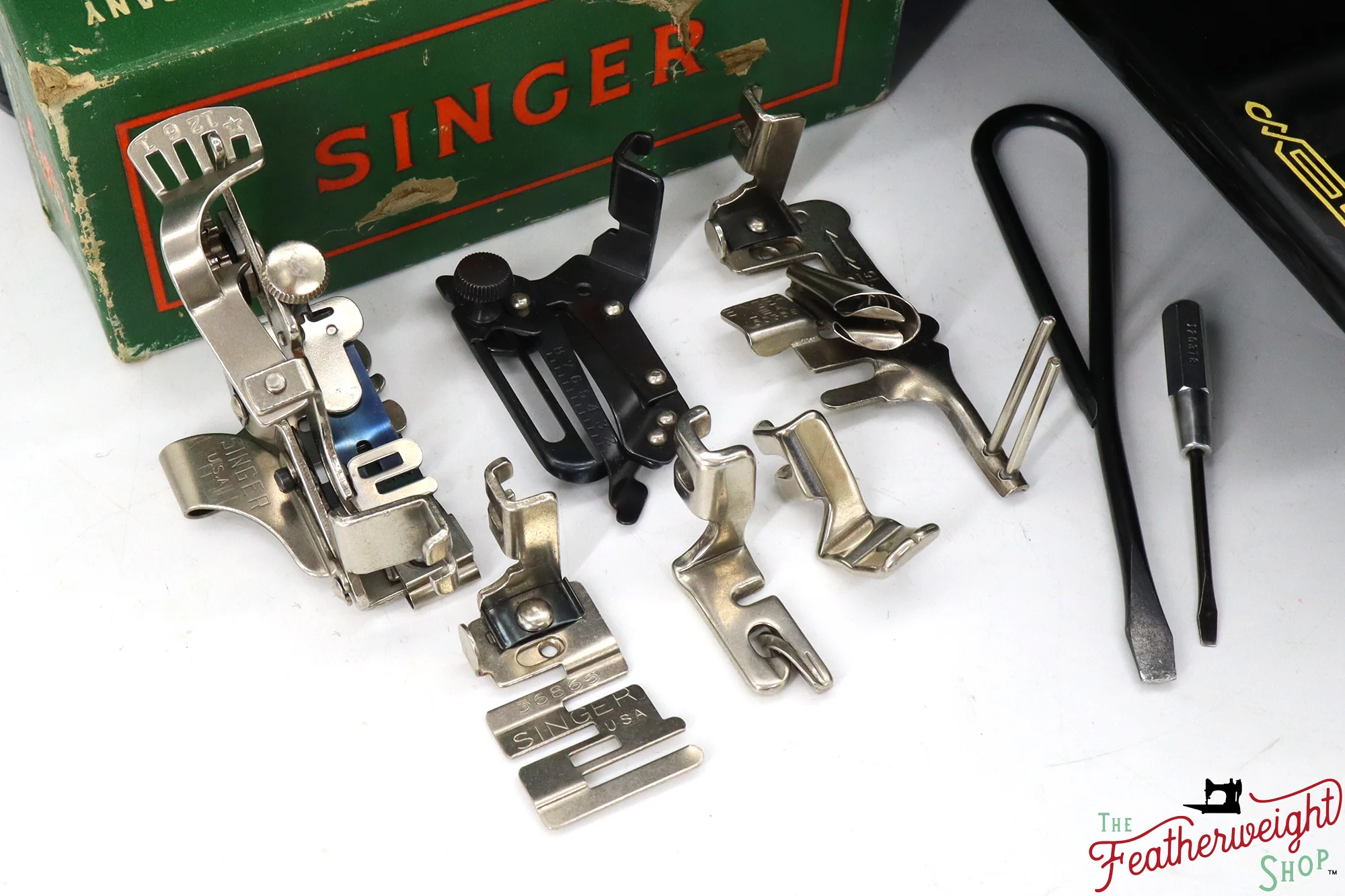 Singer Featherweight 221 Sewing Machine, AL030*** - 1952 - Image 16