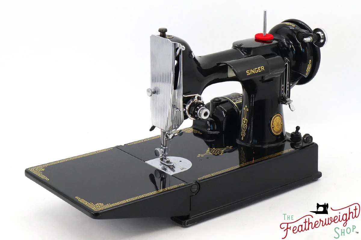 Singer Featherweight 221 Sewing Machine, AL030*** - 1952 - Image 3