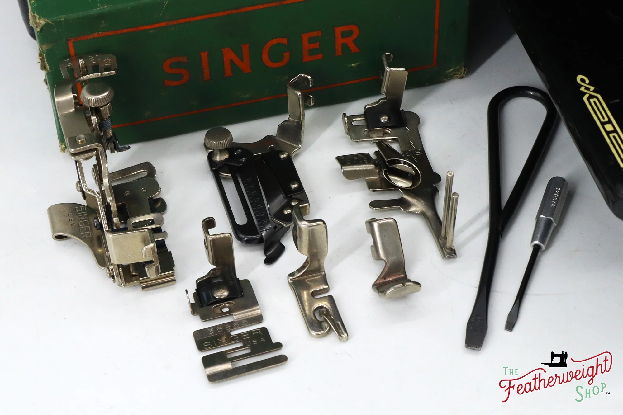 Singer Featherweight 221 Sewing Machine, AL032*** - 1952 - Image 17