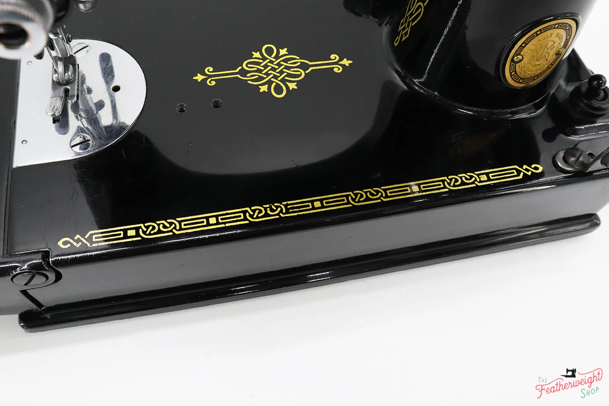 Singer Featherweight 221 Sewing Machine, AL033*** - Image 10