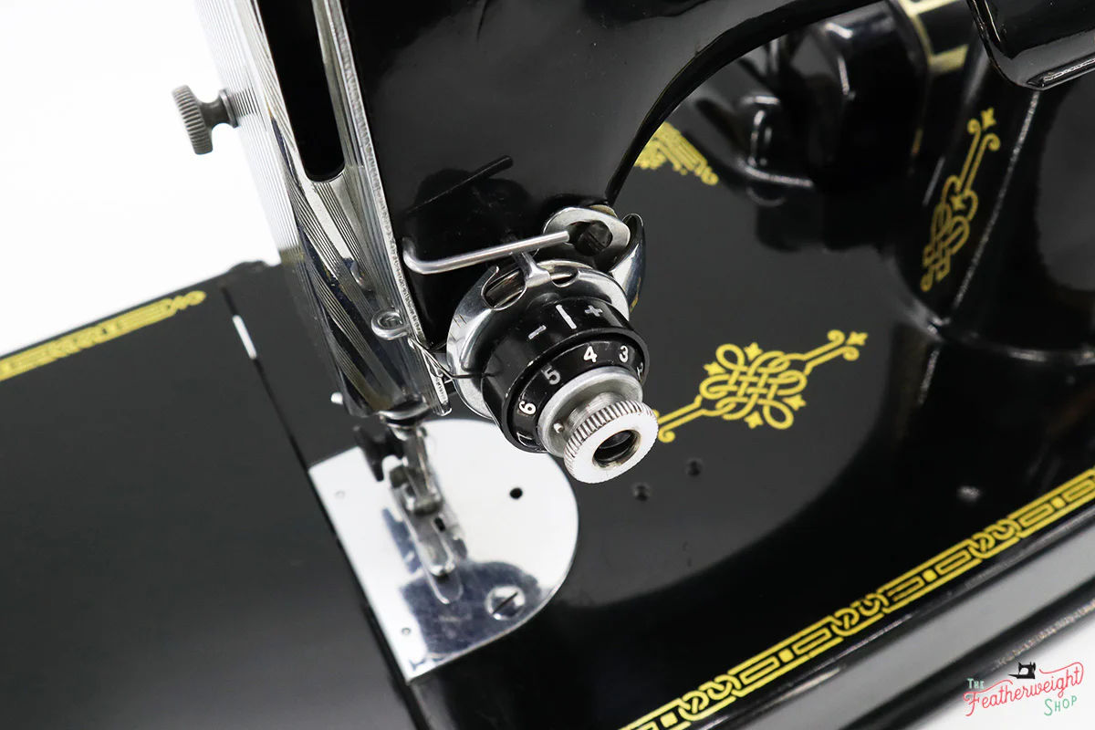 Singer Featherweight 221 Sewing Machine, AL033*** - Image 14