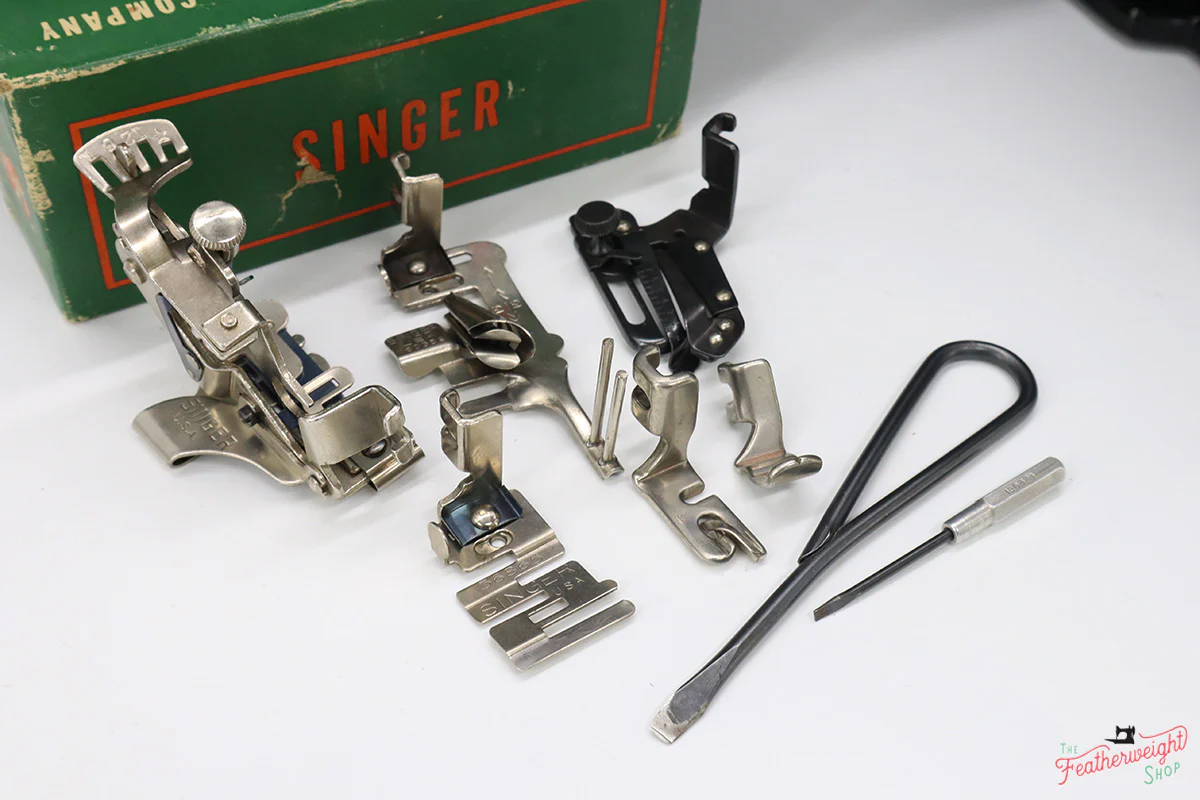 Singer Featherweight 221 Sewing Machine, AL033*** - Image 17