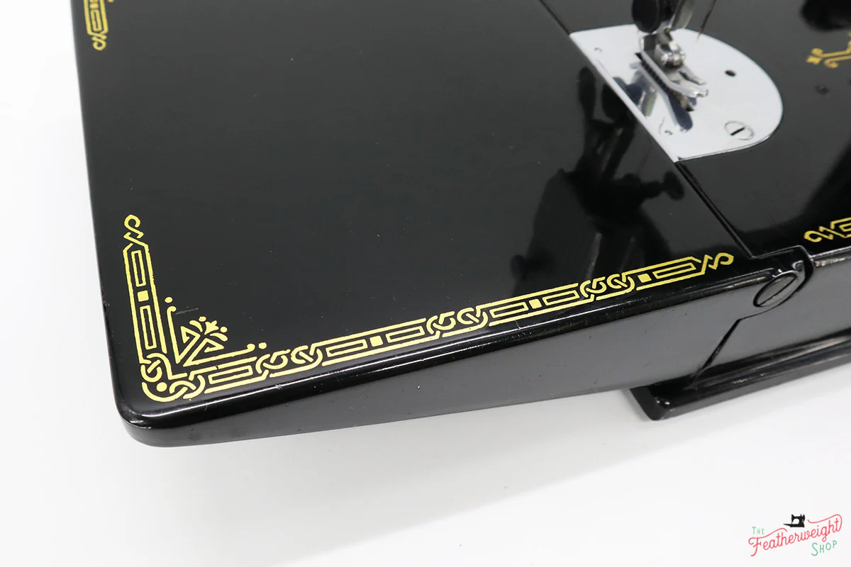 Singer Featherweight 221 Sewing Machine, AL033*** - Image 8