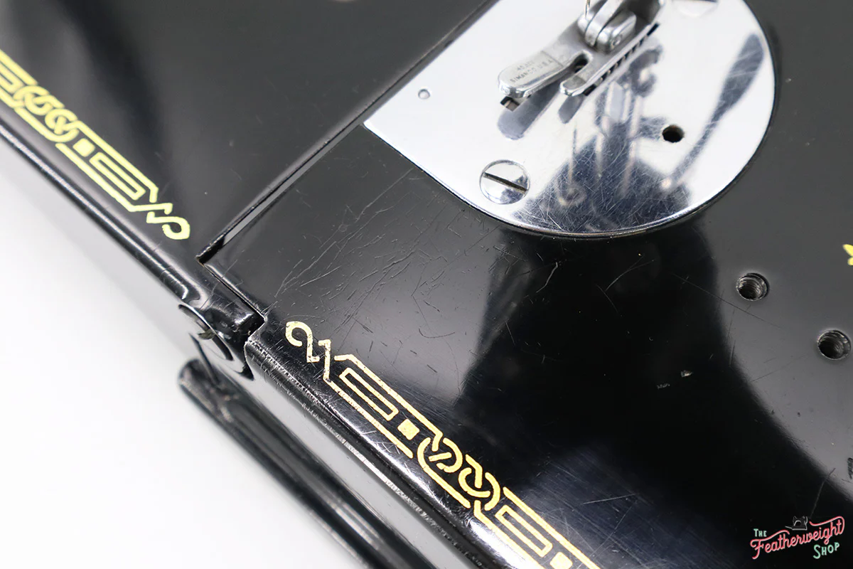 Singer Featherweight 221 Sewing Machine, AL033*** - Image 9