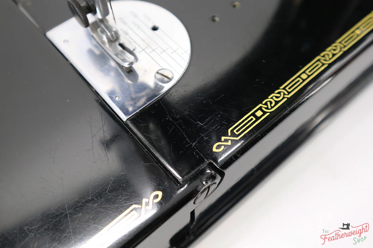 Singer Featherweight 221 Sewing Machine, AL176*** - Image 10