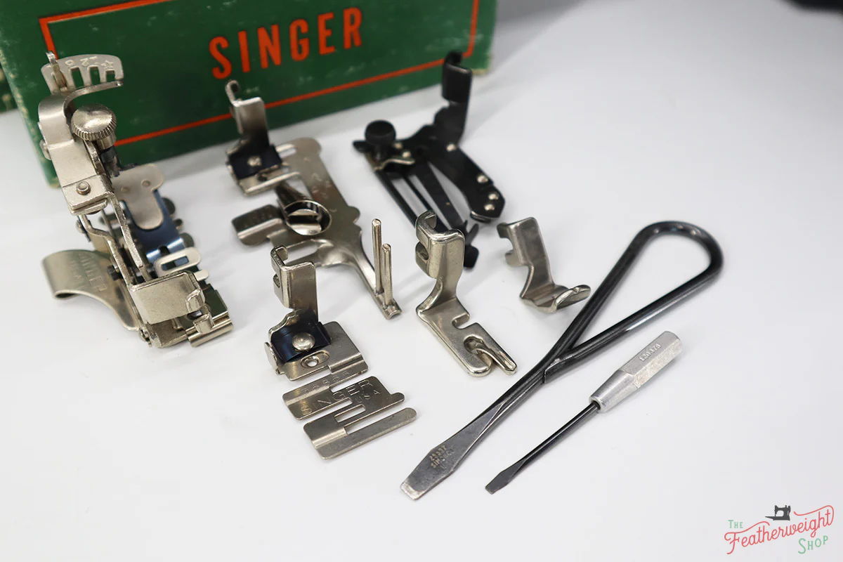Singer Featherweight 221 Sewing Machine, AL176*** - Image 17