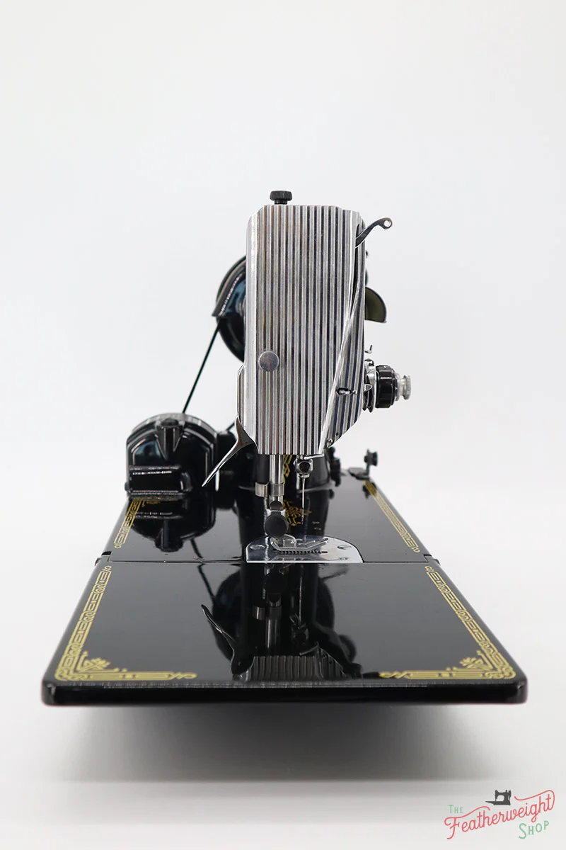 Singer Featherweight 221 Sewing Machine, AL176*** - Image 4