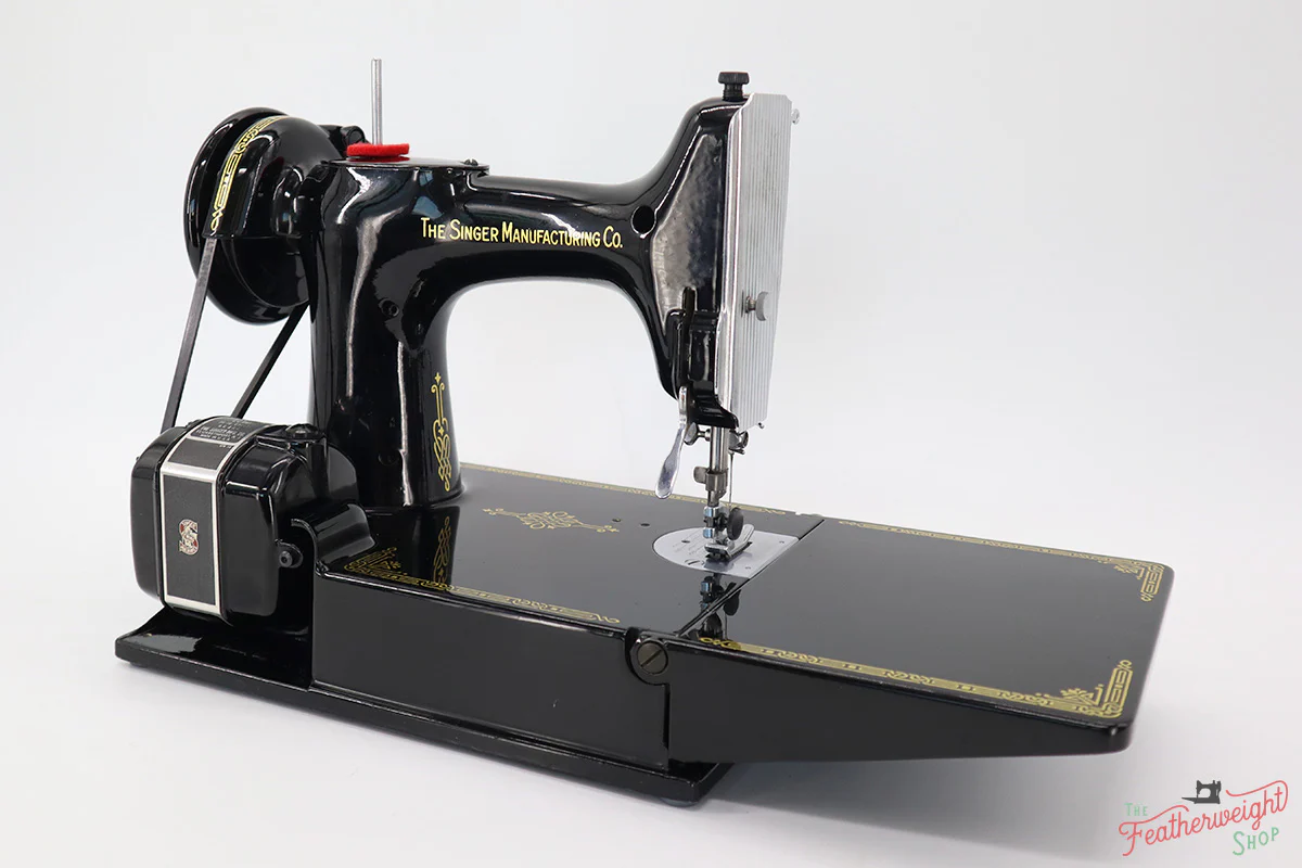Singer Featherweight 221 Sewing Machine, AL176*** - Image 6