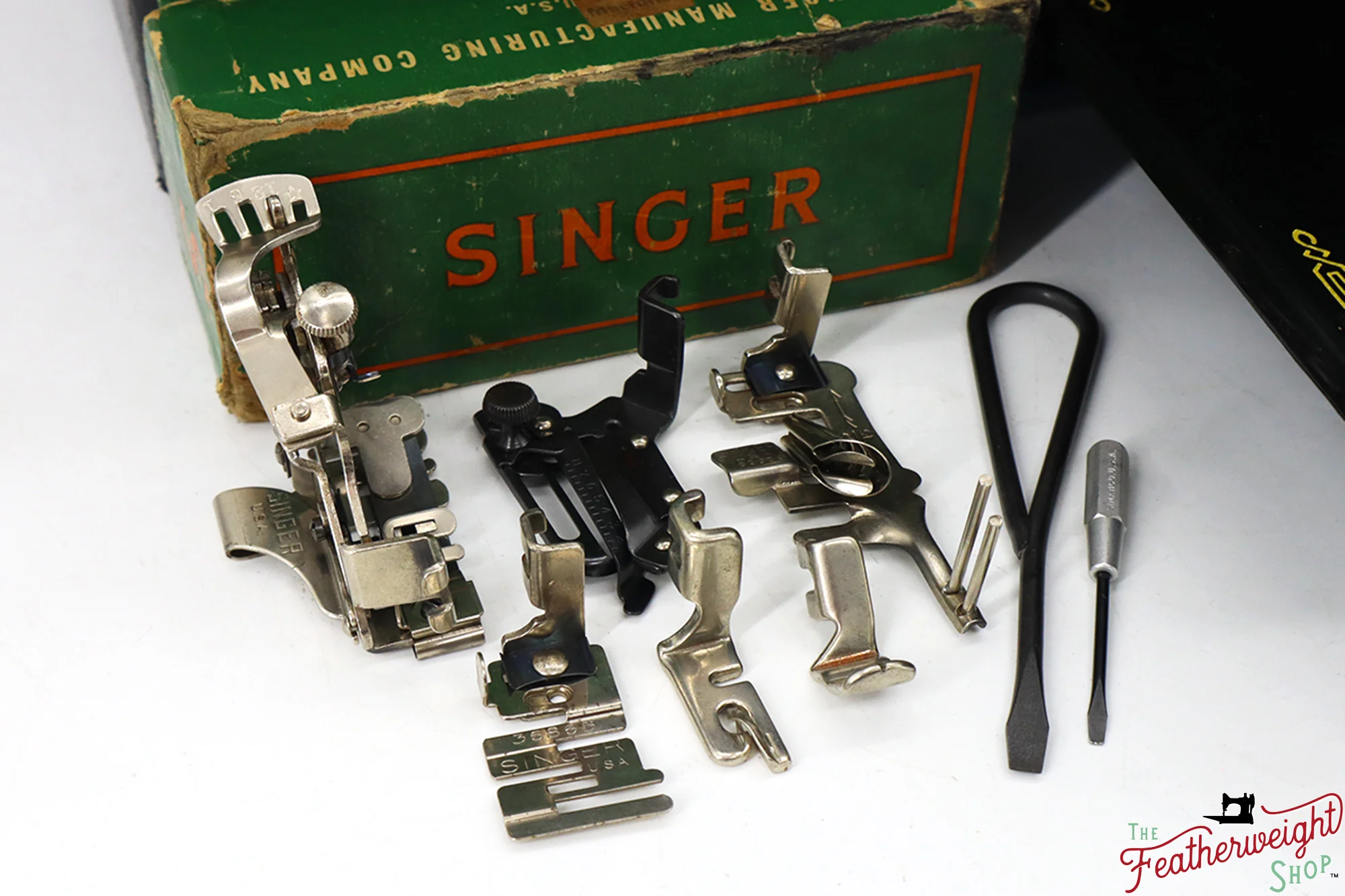 Singer Featherweight 221 Sewing Machine, AL178*** - 1952 - Image 16
