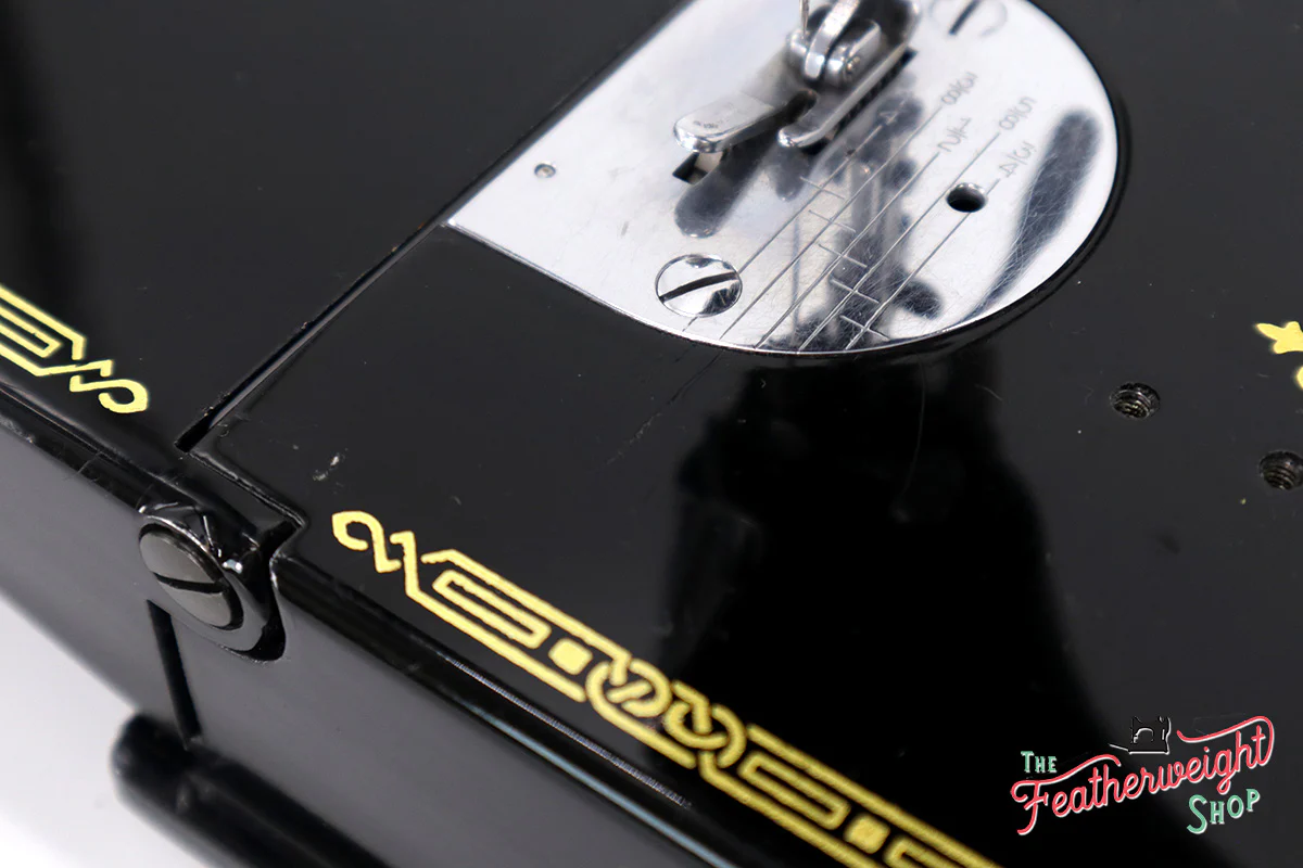 Singer Featherweight 221 Sewing Machine, AL180*** - Image 10