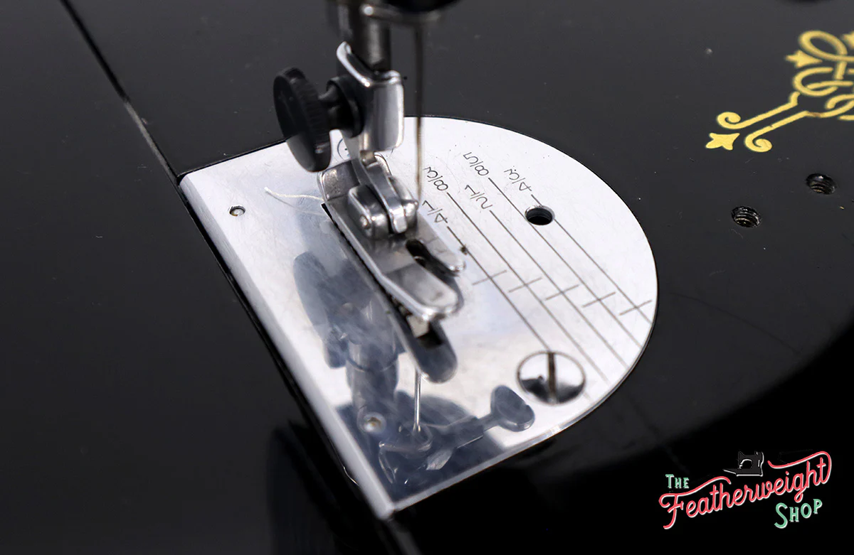 Singer Featherweight 221 Sewing Machine, AL180*** - Image 16