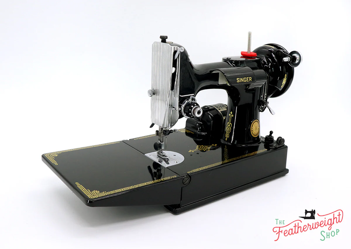 Singer Featherweight 221 Sewing Machine, AL180*** - Image 3