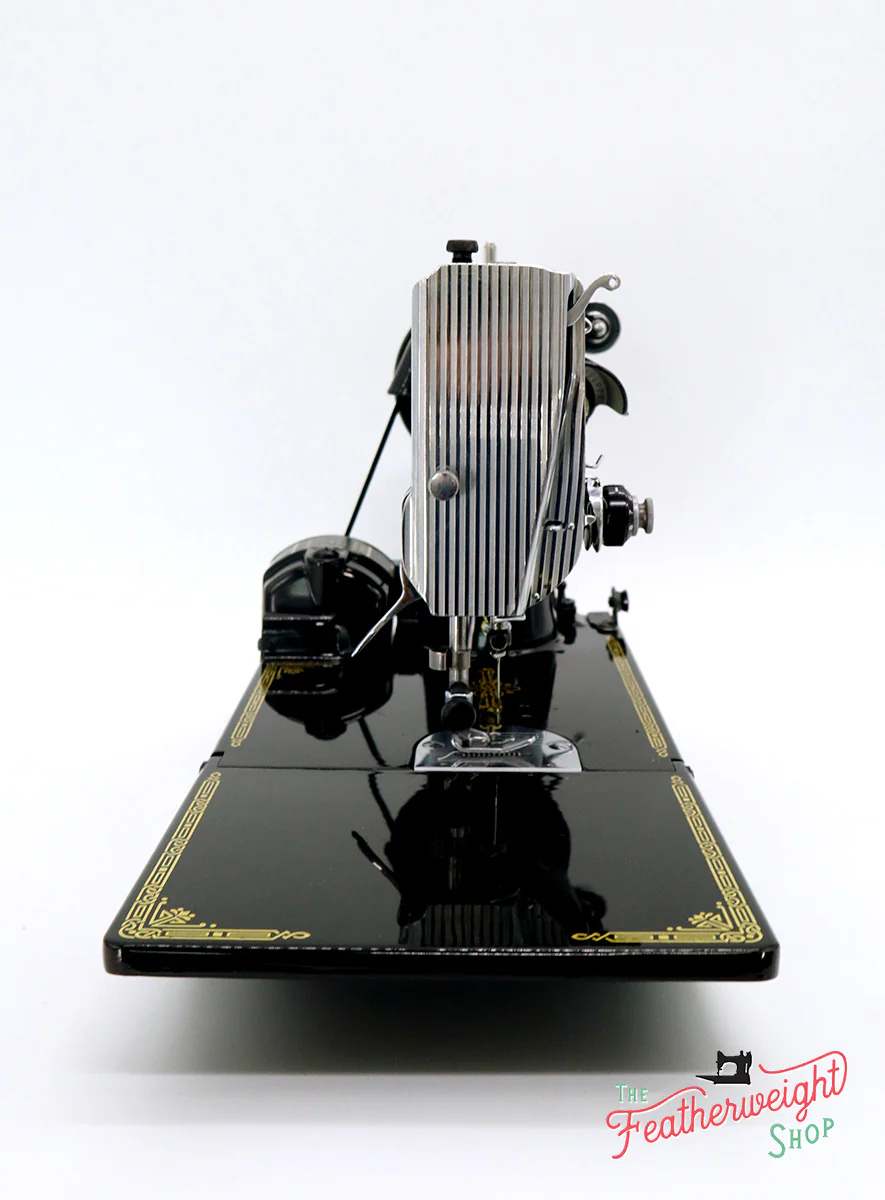 Singer Featherweight 221 Sewing Machine, AL180*** - Image 4