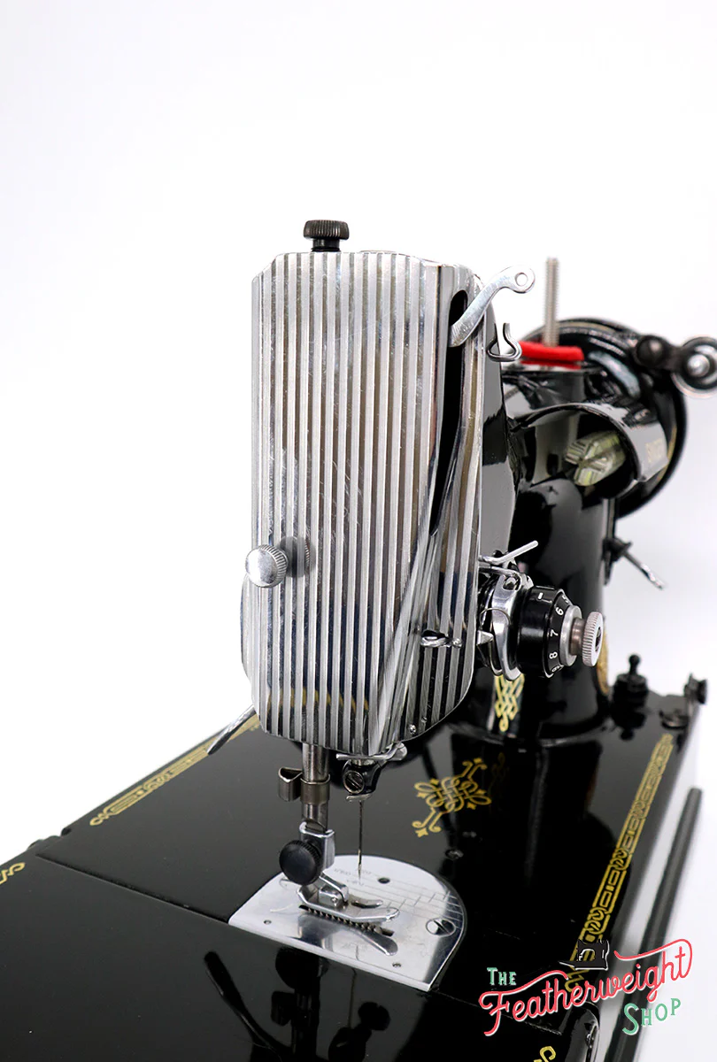 Singer Featherweight 221 Sewing Machine, AL180*** - Image 5