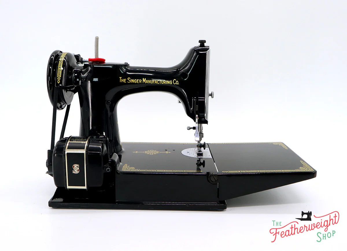 Singer Featherweight 221 Sewing Machine, AL180*** - Image 8