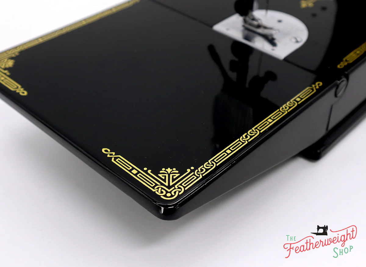 Singer Featherweight 221 Sewing Machine, AL180*** - Image 9
