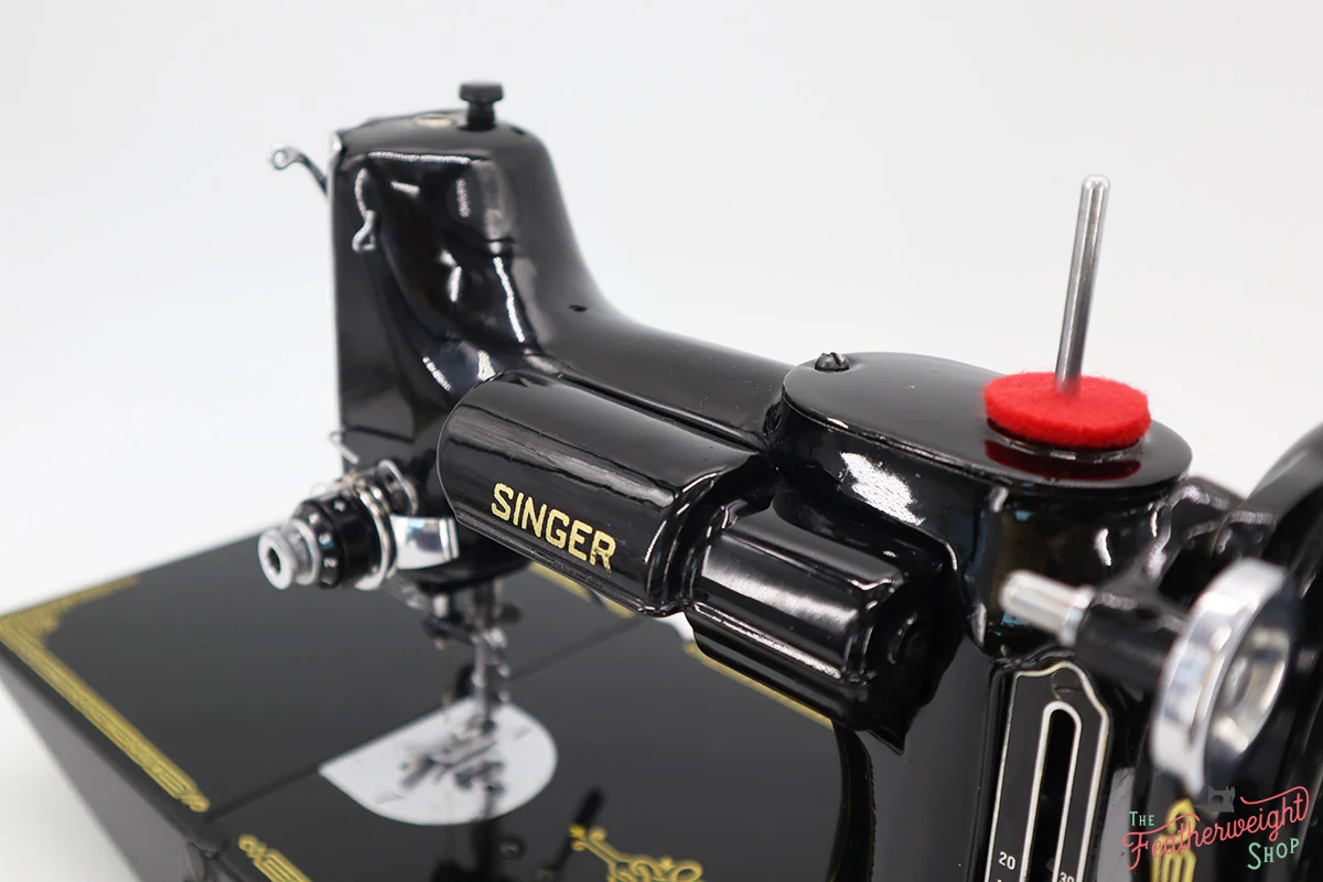 Singer Featherweight 221 Sewing Machine, AL183*** - Image 13