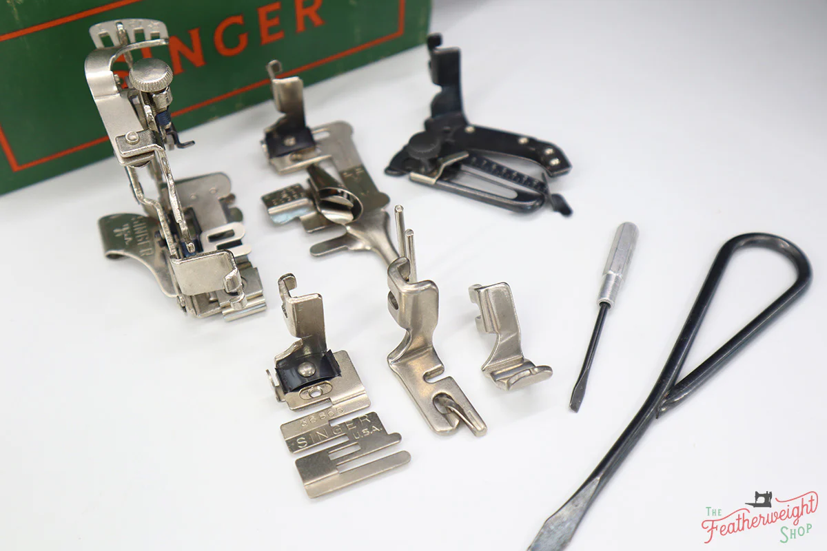 Singer Featherweight 221 Sewing Machine, AL183*** - Image 19