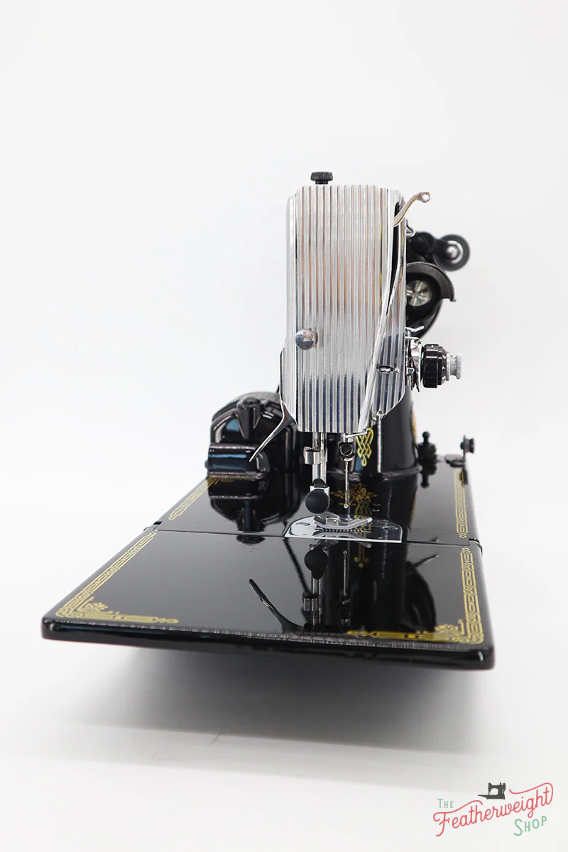 Singer Featherweight 221 Sewing Machine, AL183*** - Image 4