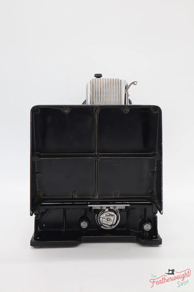 Singer Featherweight 221 Sewing Machine, AL183*** - Image 5