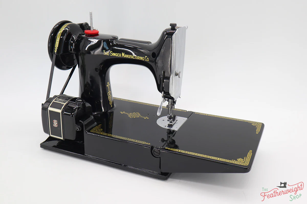 Singer Featherweight 221 Sewing Machine, AL183*** - Image 6