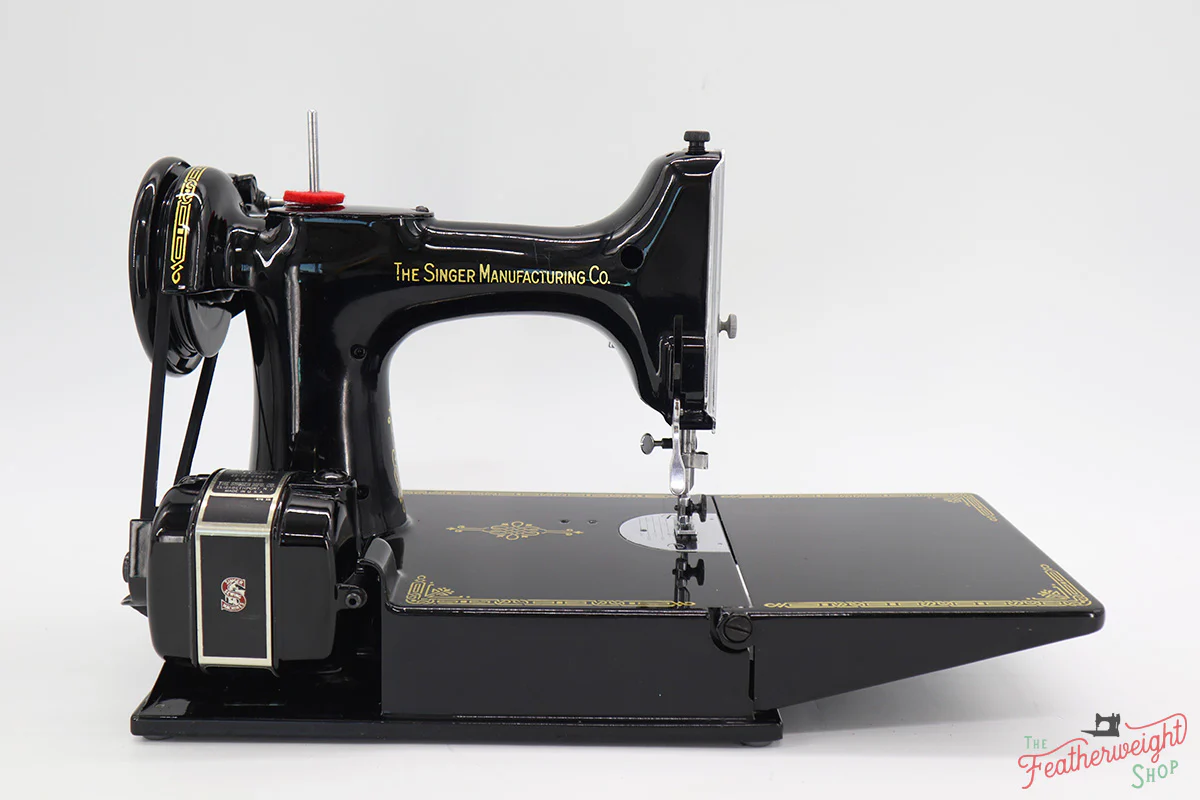 Singer Featherweight 221 Sewing Machine, AL183*** - Image 7