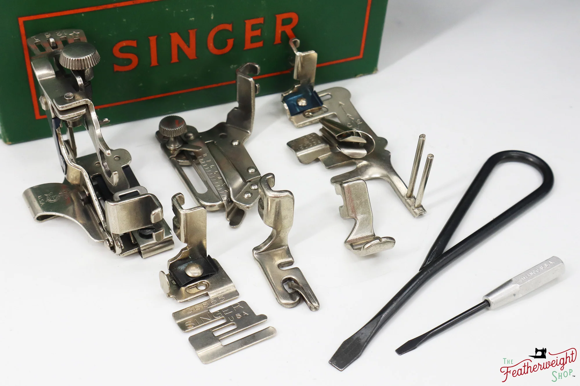 Singer Featherweight 221 Sewing Machine, AL391*** - 1953 - Image 17