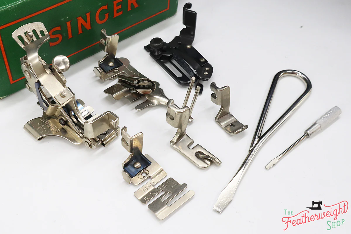 Singer Featherweight 221 Sewing Machine, AL406*** - Image 18