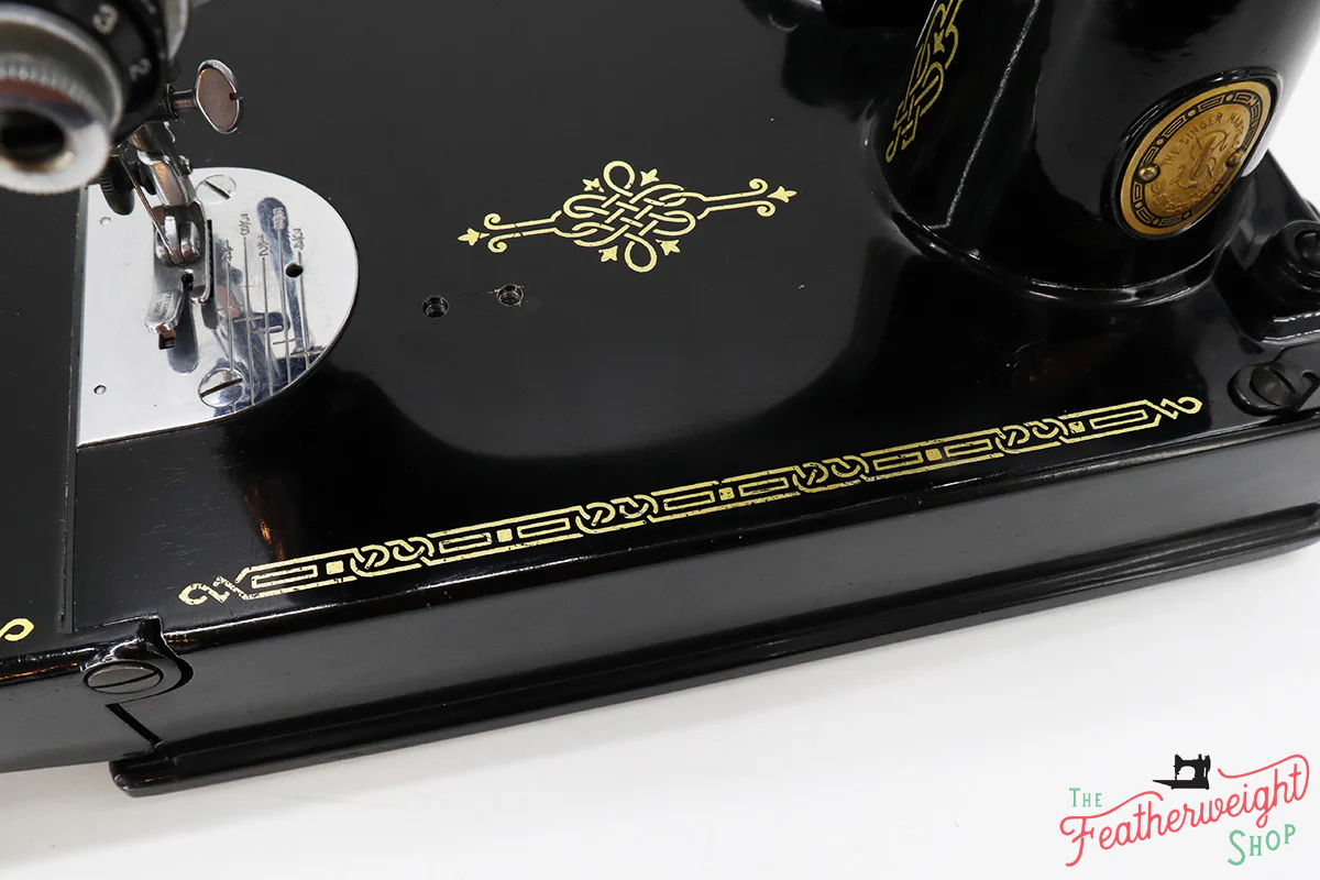 Singer Featherweight 221 Sewing Machine, AL406*** - Image 8
