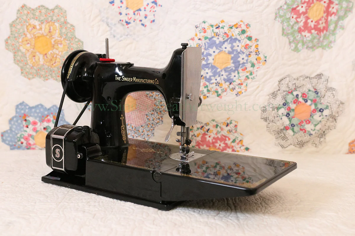 Singer Featherweight 221 Sewing Machine, AL416*** - Image 7