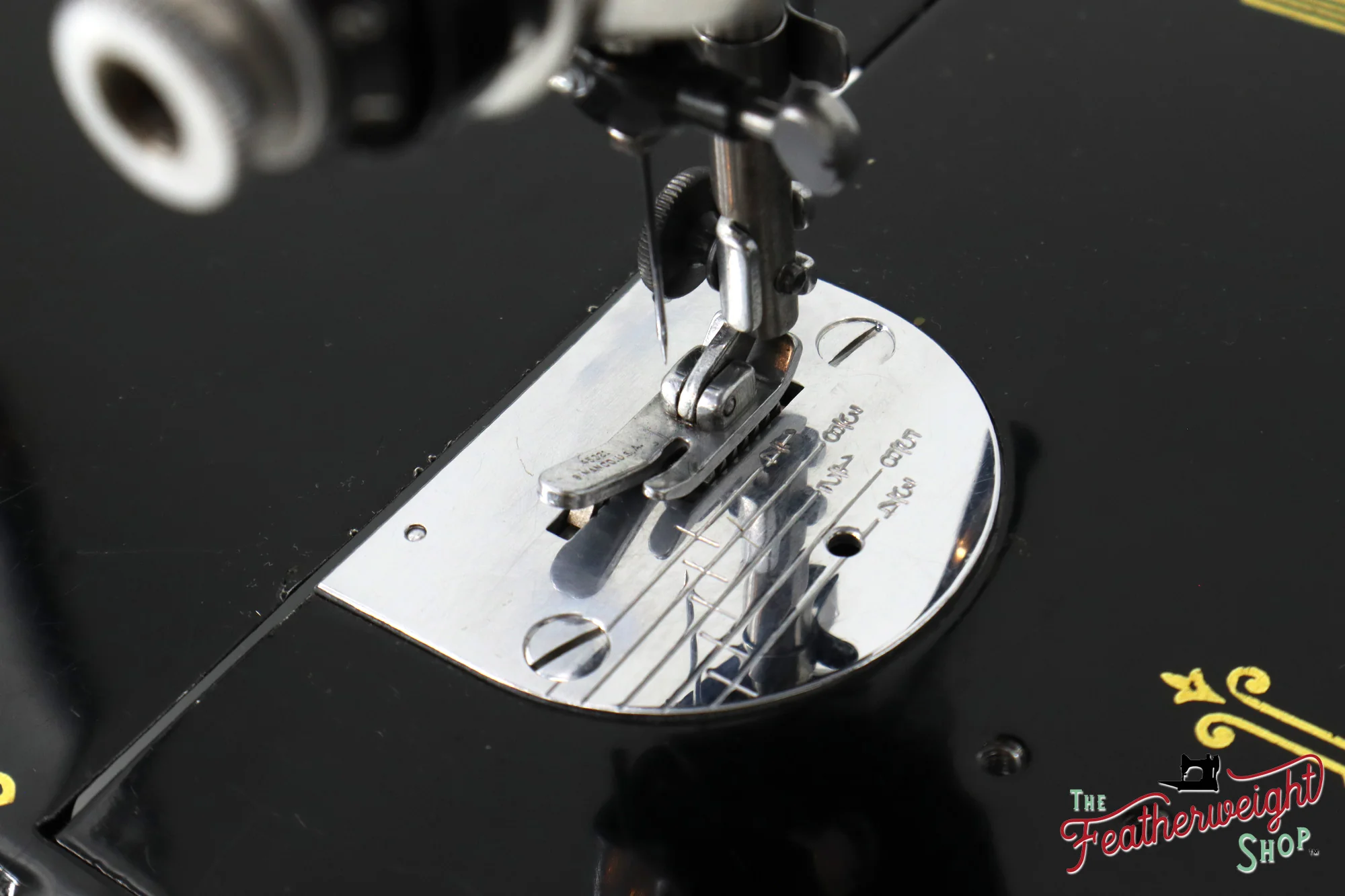 Singer Featherweight 221 Sewing Machine, AL418*** - 1953 - Image 16