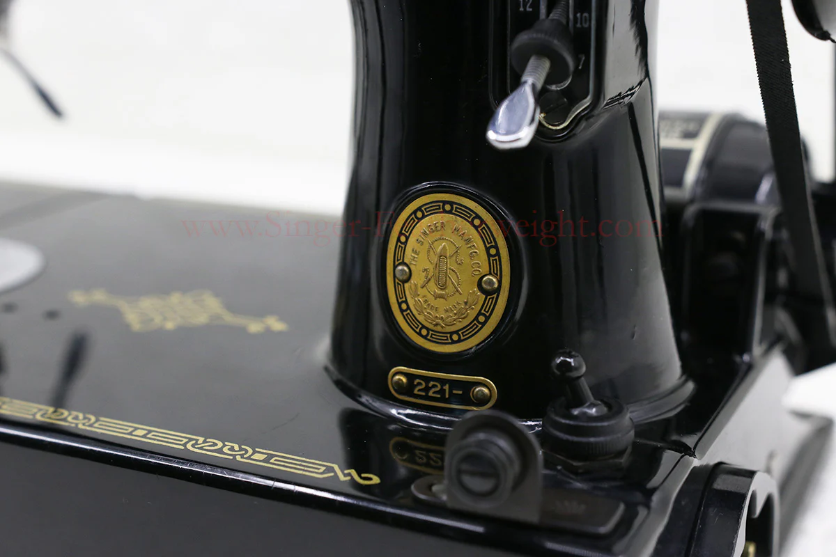 Singer Featherweight 221 Sewing Machine, AL419*** - Image 12
