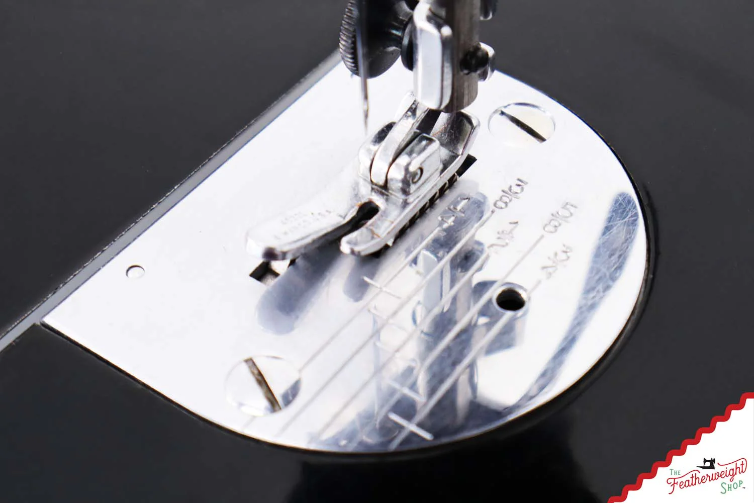 Singer Featherweight 221 Sewing Machine, AL4226** - 1953 - Image 15